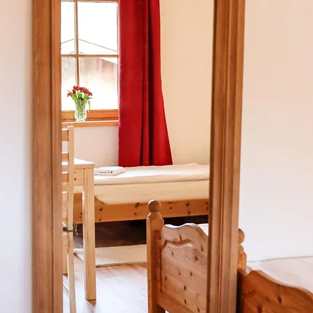 Vordermitterast 샬레