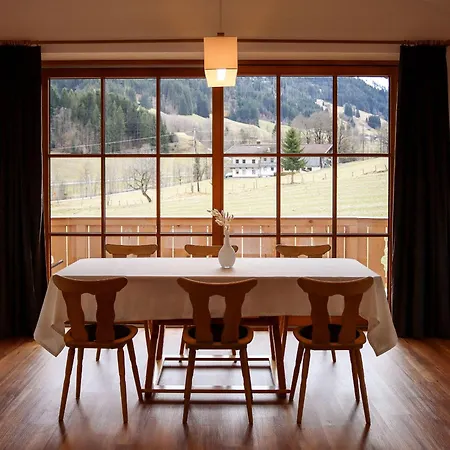 Vordermitterast 샬레 *